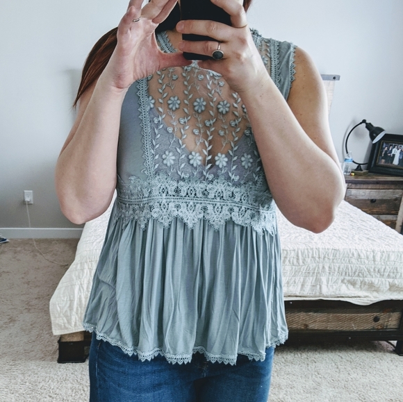 🆕🌿POL BOHO FLORAL MESH TOP🌿 - Picture 6 of 8